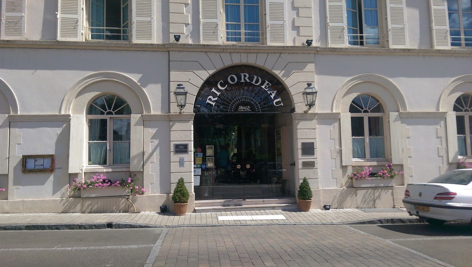 Hotel-Restaurant Ricordeau Loué エクステリア 写真
